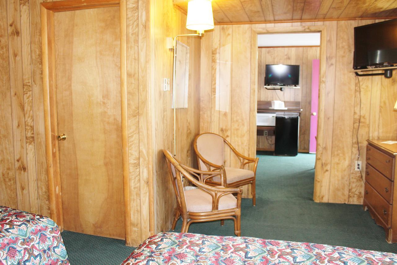 Barberry Court Motel &Cabins Лейк-Джордж Екстер'єр фото