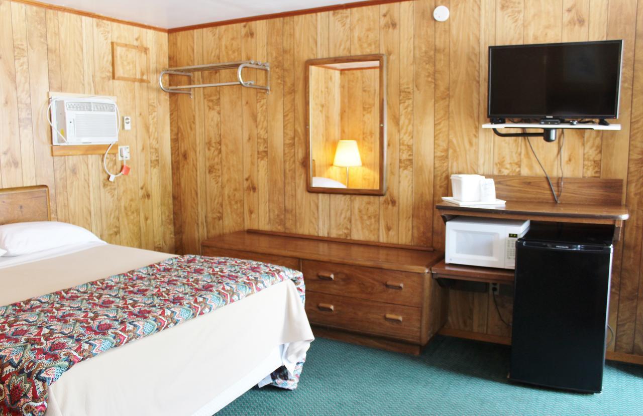 Barberry Court Motel &Cabins Лейк-Джордж Екстер'єр фото